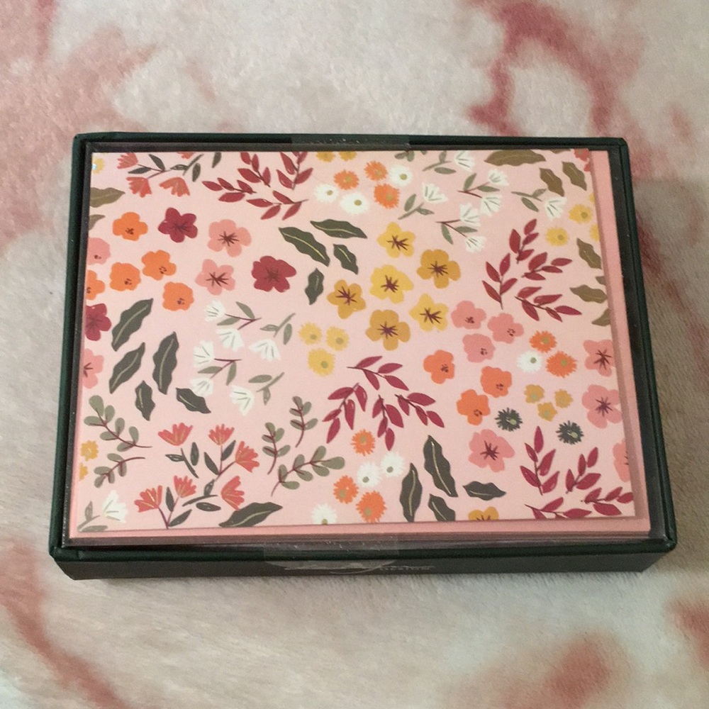 Small Florals On Blush Note Card Set of 12 NWT